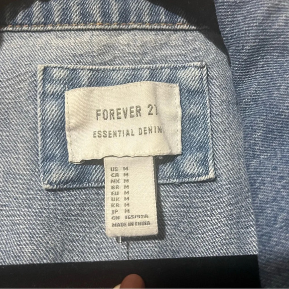 Forever 21 Embroidered Jean Jacket Womens Medium - Picture 4 of 7